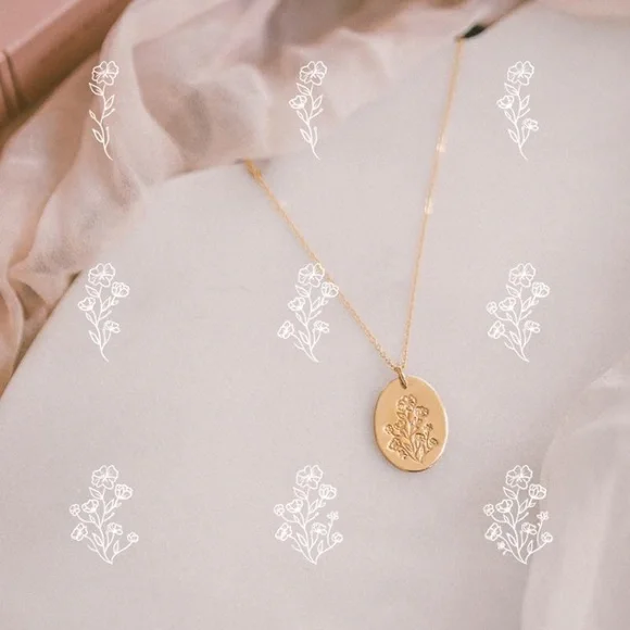 Bohemian Floral Family Engraved Pendant Necklace - Picture 14 of 16